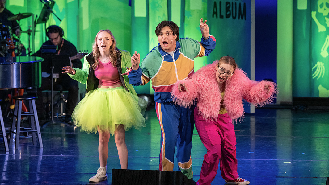 Family Album: Teen Edition (Iconis)