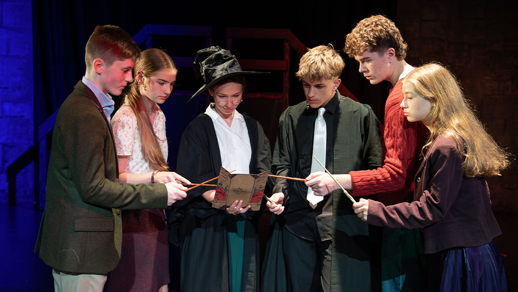 Harry Potter and the Cursed Child (Secondary School Edition)